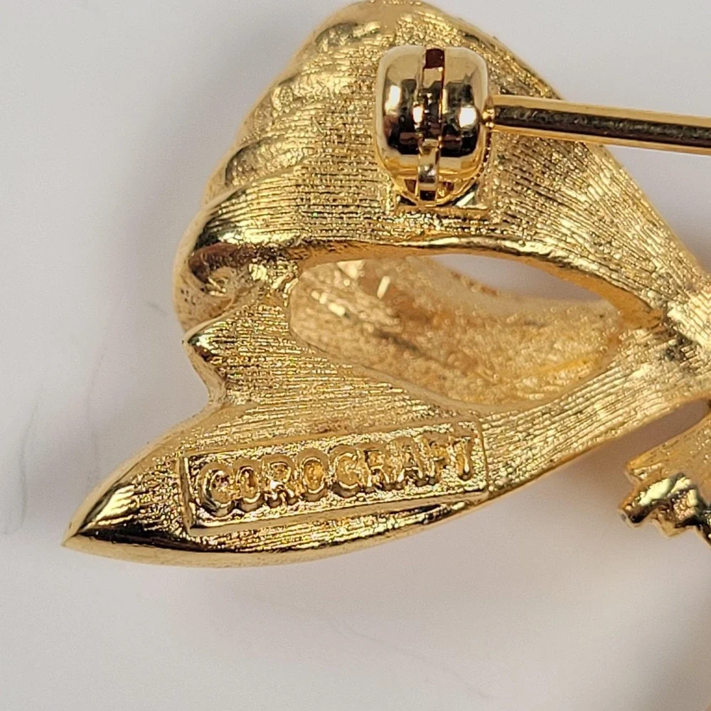 Vintage Corocraft Bow Shoe Dangle Brooch‎ Pin Gold Tone Rhinestone Jewelry